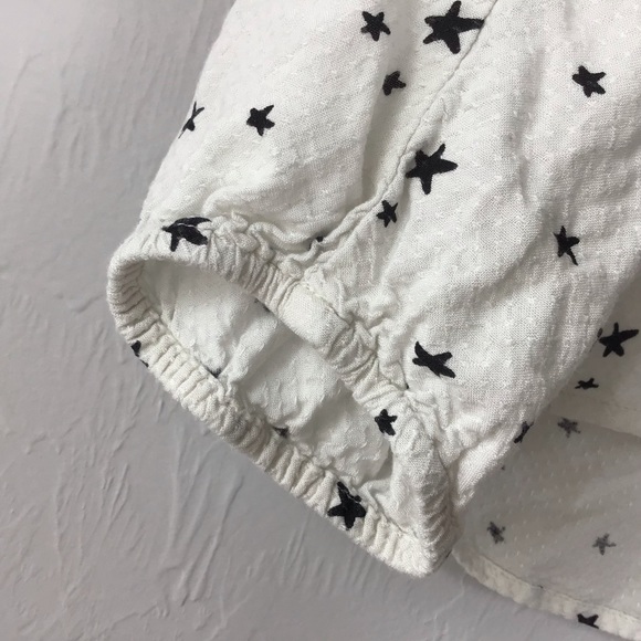 Kids Loose Cold Shoulder Ruffle Star Top - Picture 4 of 8